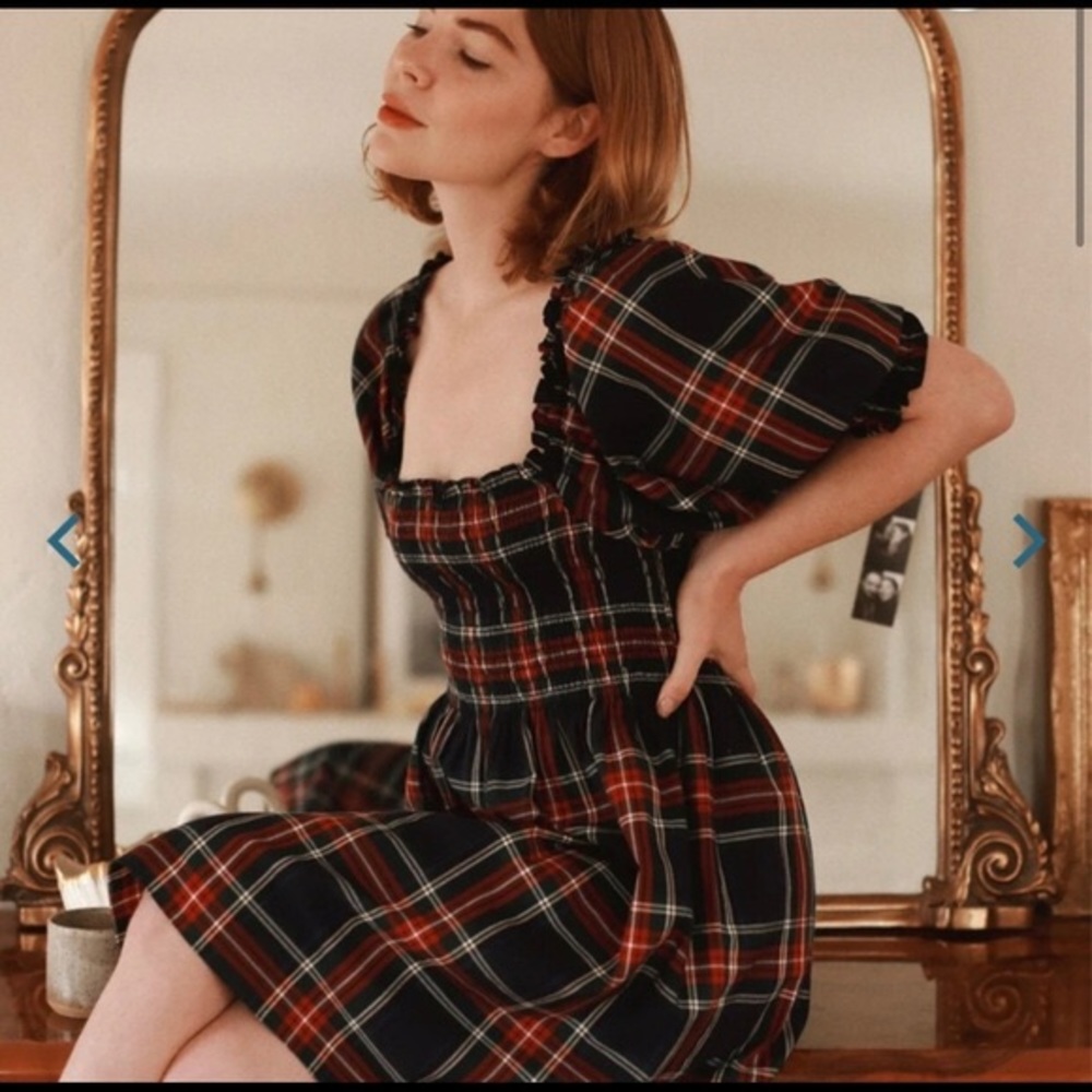 HILL HOUSE Athena Nap Dress in Holiday Navy Tartan